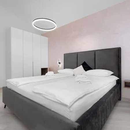 Divine Willa Dobrinj