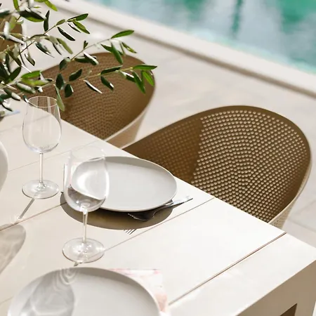 Divine Willa Dobrinj